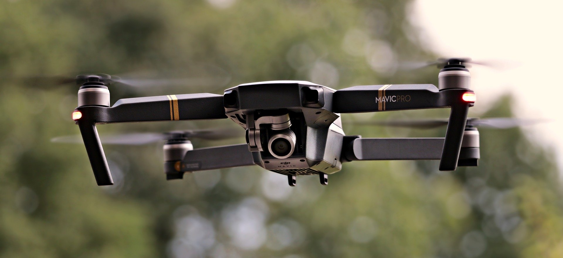   drone-2724257_1920.jpg